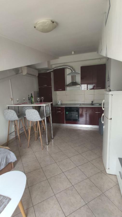 Small Northside Apartment Спліт Екстер'єр фото