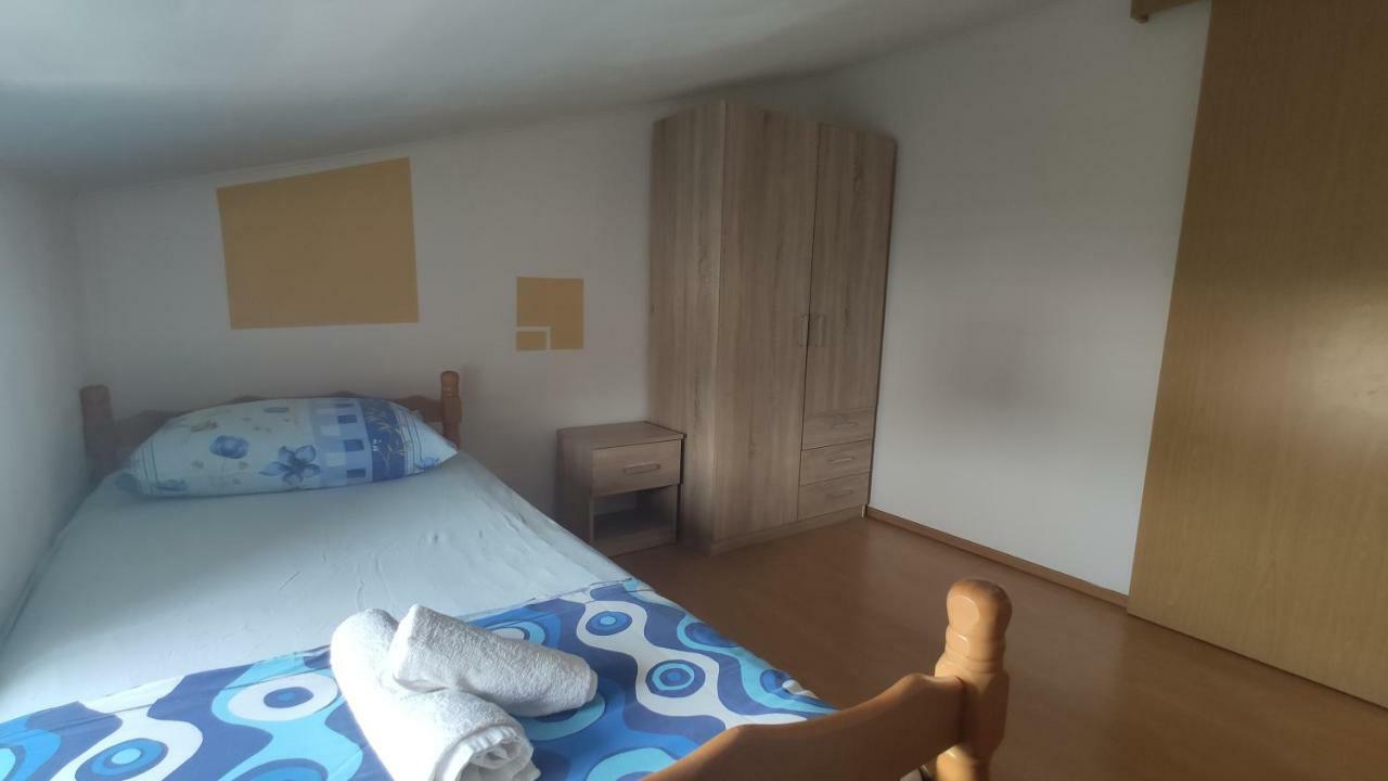 Small Northside Apartment Спліт Екстер'єр фото